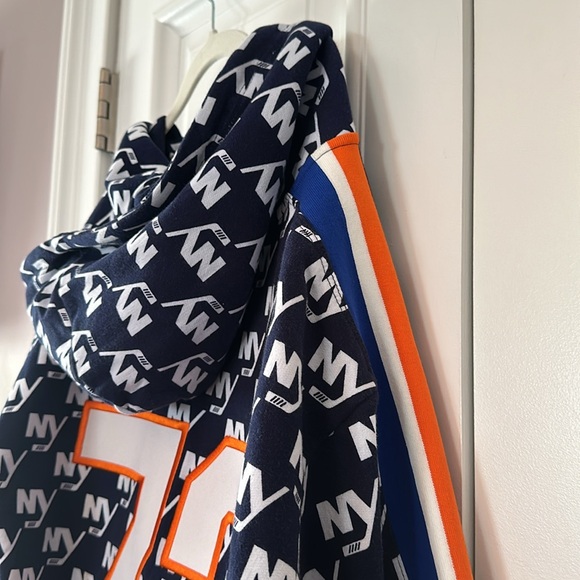 Isles Lab Monogram 72 Zip Hopdie - Picture 7 of 12